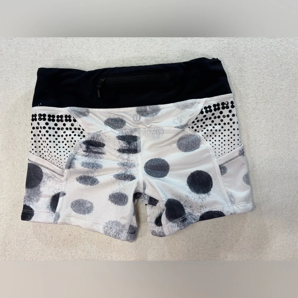 Lululemon Size 4 Black White Polka Dot Compression Shorts Yoga Running Gym